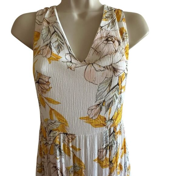 Nicole Miller ~ Floral Maxi Dress in Yellow and White floral print ~ size 10 - Picture 3 of 15